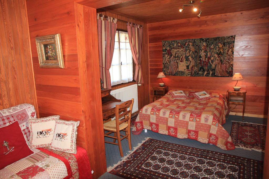Guest House Chalet Saint Roch Albiez-Montrond Værelse billede